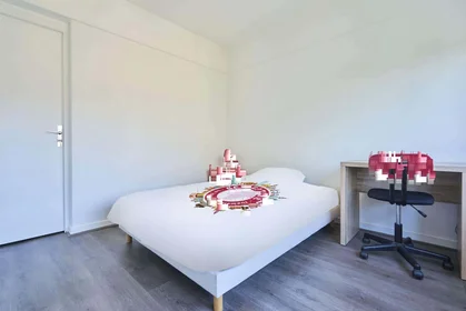 私人房间 在 1 Rue Cardinal Suhard, 51100 Reims, France, 20的图像2