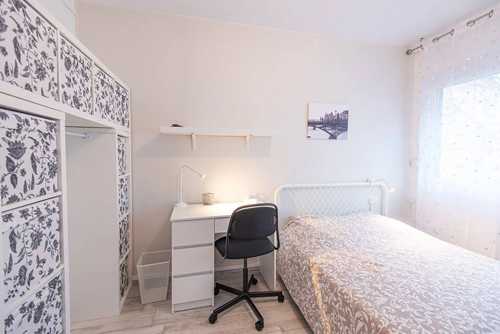 Room for rent with double bed Nîmes