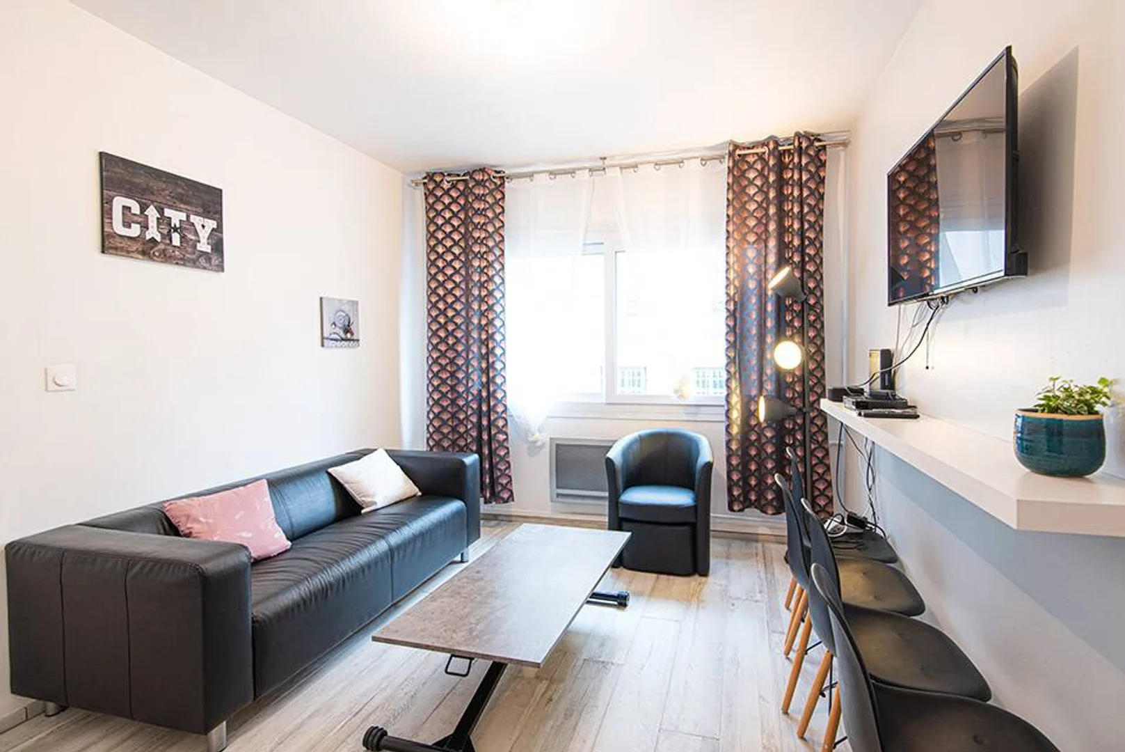 Habitación para estudiantes en  con modernas comodidades