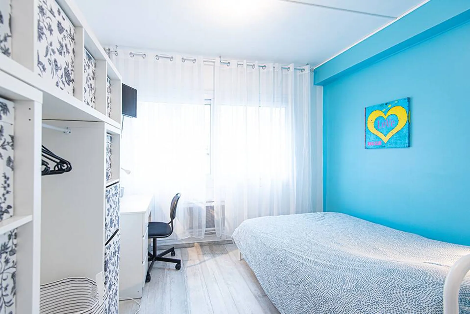 Habitación estudiantil económica con ubicación conveniente en 