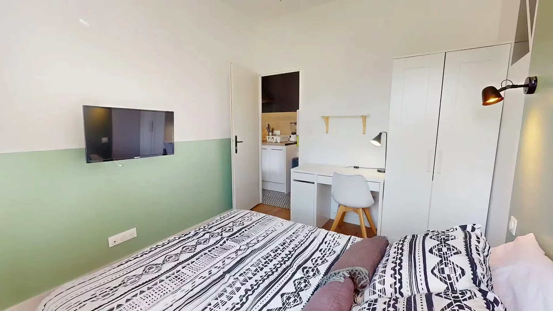 Chambre d'étudiant économique avec emplacement pratique dans 