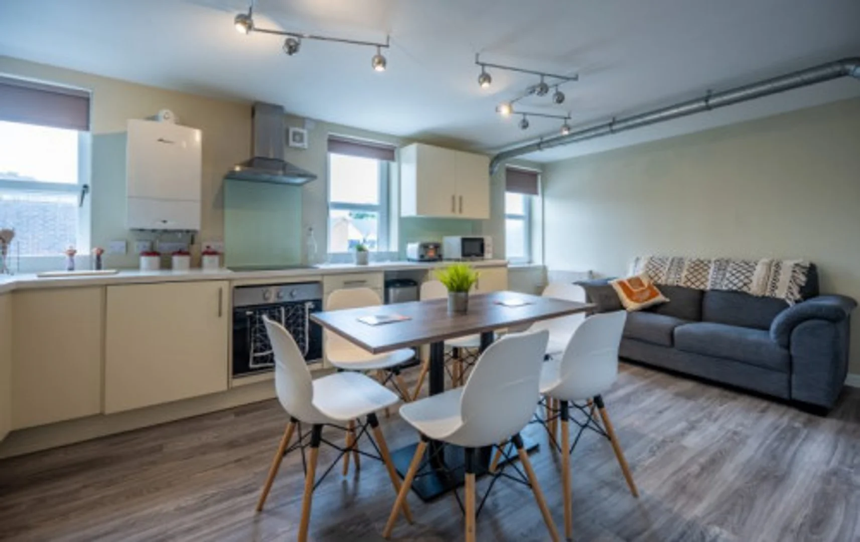 Habitación en apartamento estudiantil en alquiler en , completamente amueblado