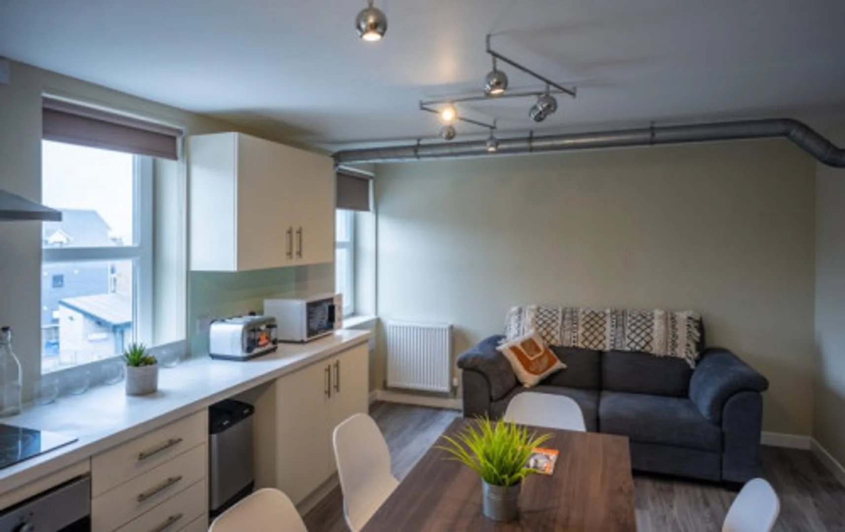 Habitación estudiantil económica cerca del campus en 