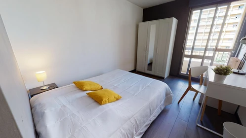 Prywatny pokój 32 Rue De La Baïsse, obraz 3 17