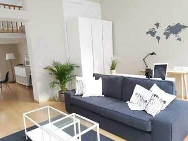 Gesamte Unterkunft in der Rue Lens, Ixelles, bild 4 von 10