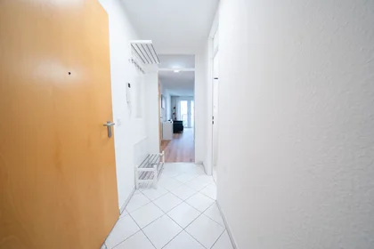 Quarto privado em Kleine Alexanderstraße, Mitte, imagem 9 de 10