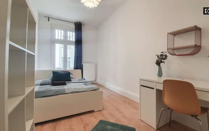 Room for rent with double bed {area}