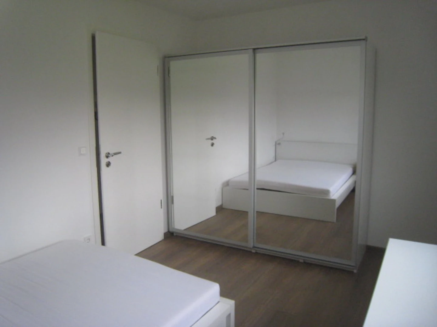 Zimmer mit Doppelbett zu vermieten eschborn