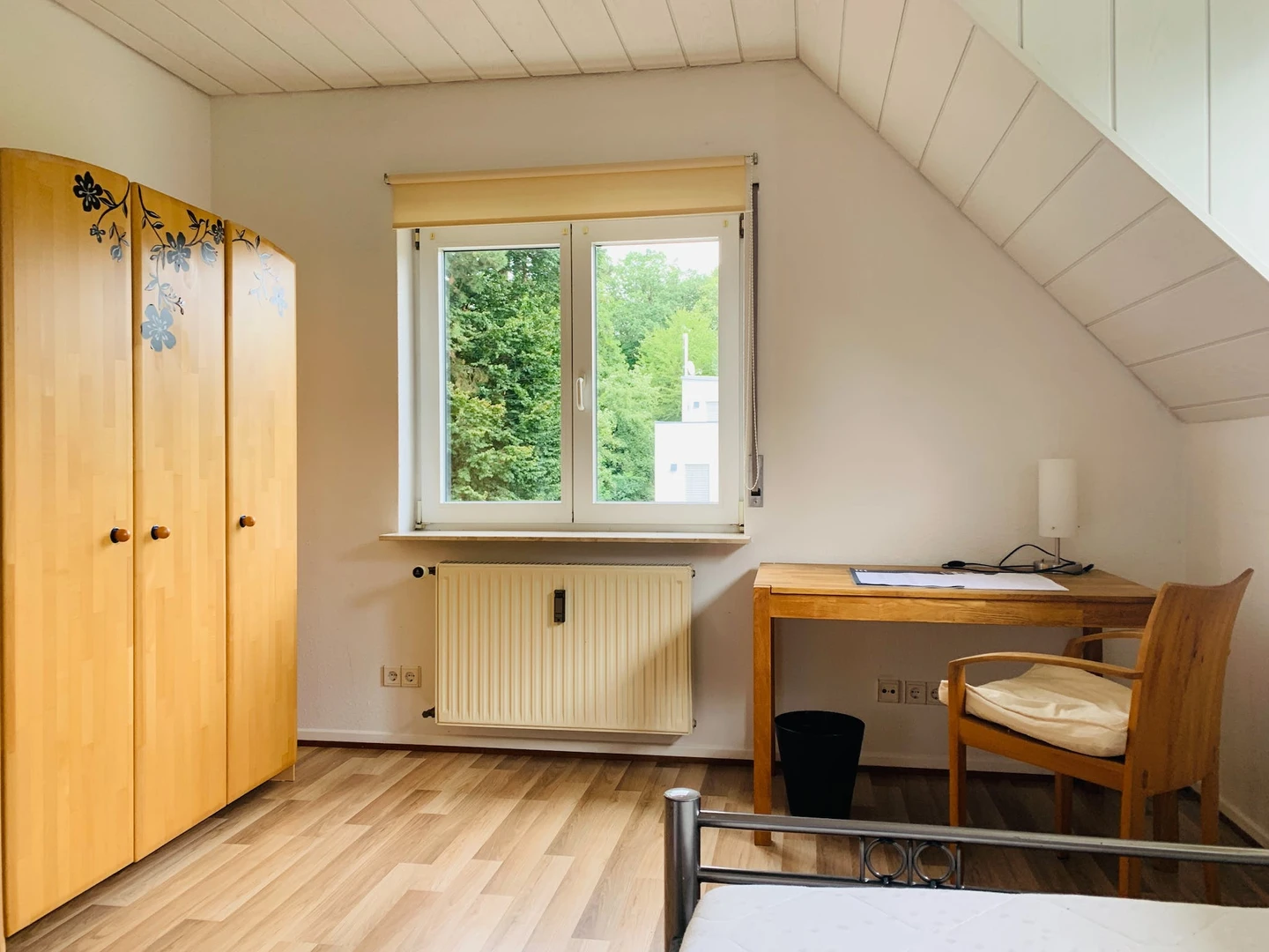 Zimmer mit Doppelbett zu vermieten Eschborn