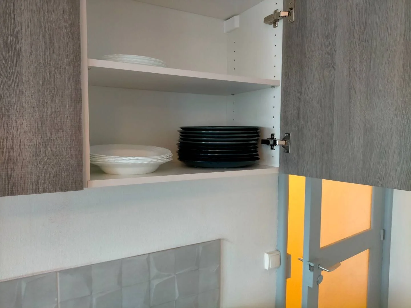 Habitación estudiantil luminosa y aireada con fácil acceso a la universidad en 