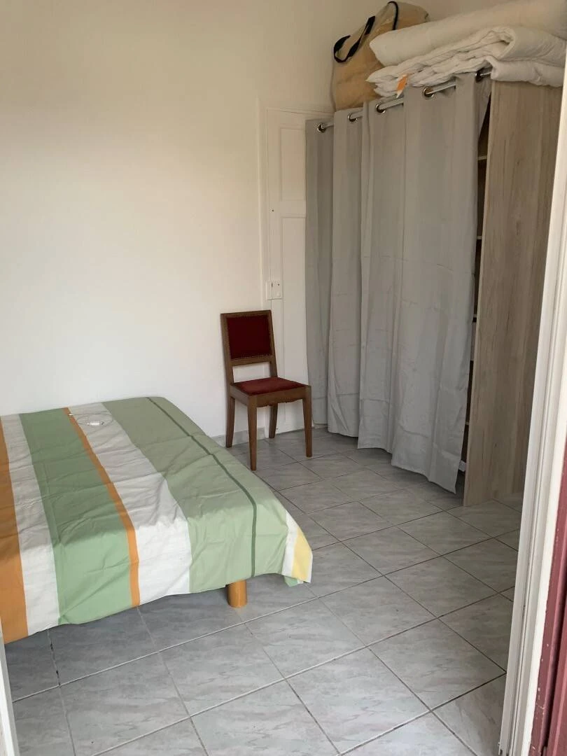 Renting rooms by the month in Avignon