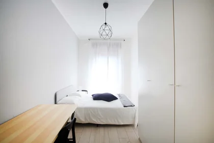 Chambre privée à Via Giuseppe Soli, 9, 41121 Modena MO, Italy, image 1 de 20