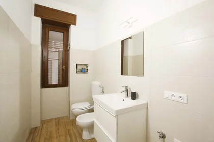 Chambre privée à Via Giuseppe Soli, 9, 41121 Modena MO, Italy, image 19 de 20