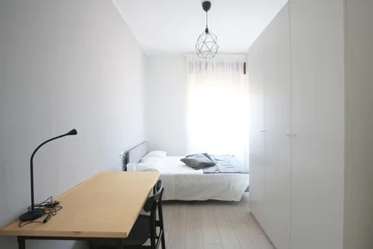 Chambre privée à Via Giuseppe Soli, 9, 41121 Modena MO, Italy, image 1 de 22