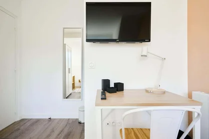 Private room at 15 Rue du Quesnoy, 59300 Valenciennes, France, image 6 of 26
