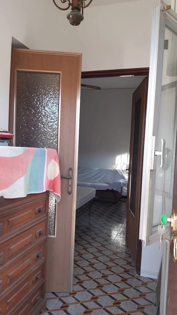 Bright private room in Messina