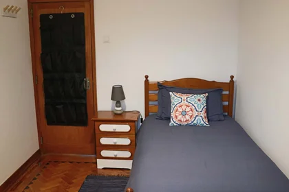 Chambre privée à Estr. Rebelva 814A, 2775-370 Carcavelos, Portugal, image 1 de 18