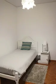 Chambre privée à Estr. Rebelva 814A, 2775-370 Carcavelos, Portugal, image 1 de 19