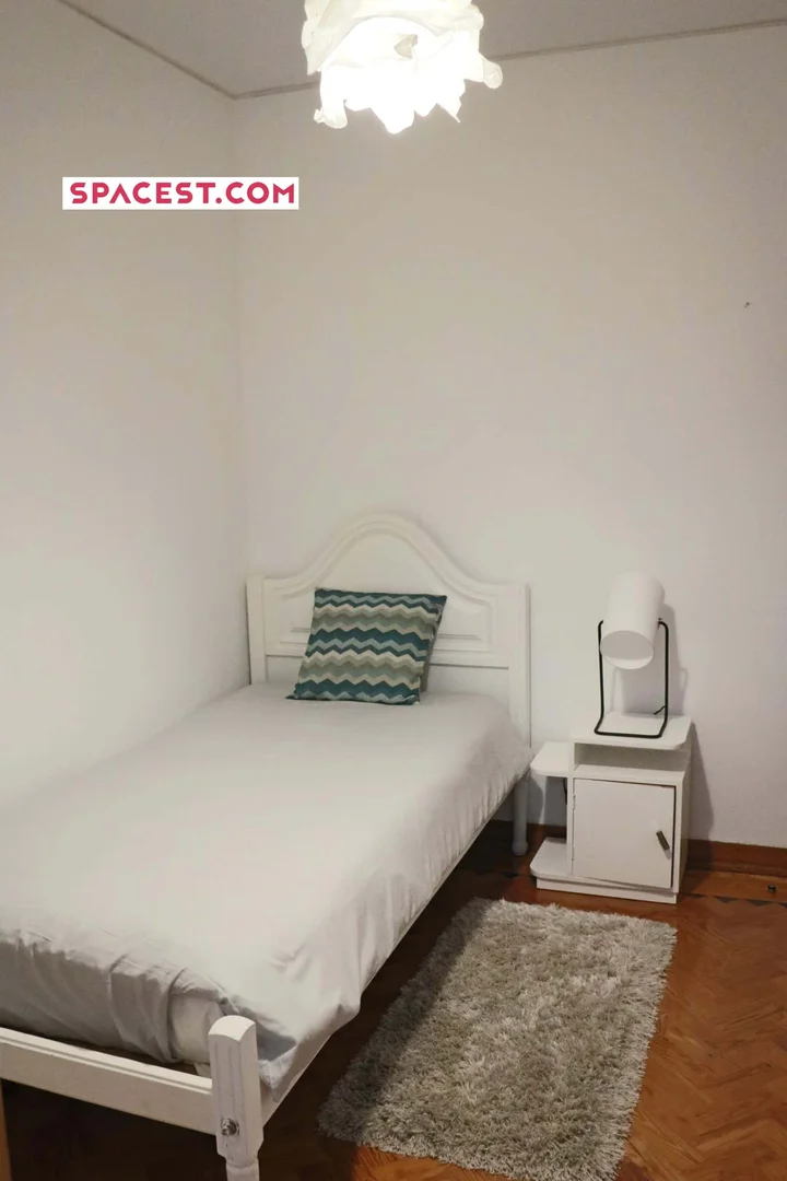 Budget-friendly student room close to campus in 