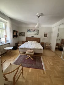 Entire apartment at Karl XI gatan 6, image 1 of 4