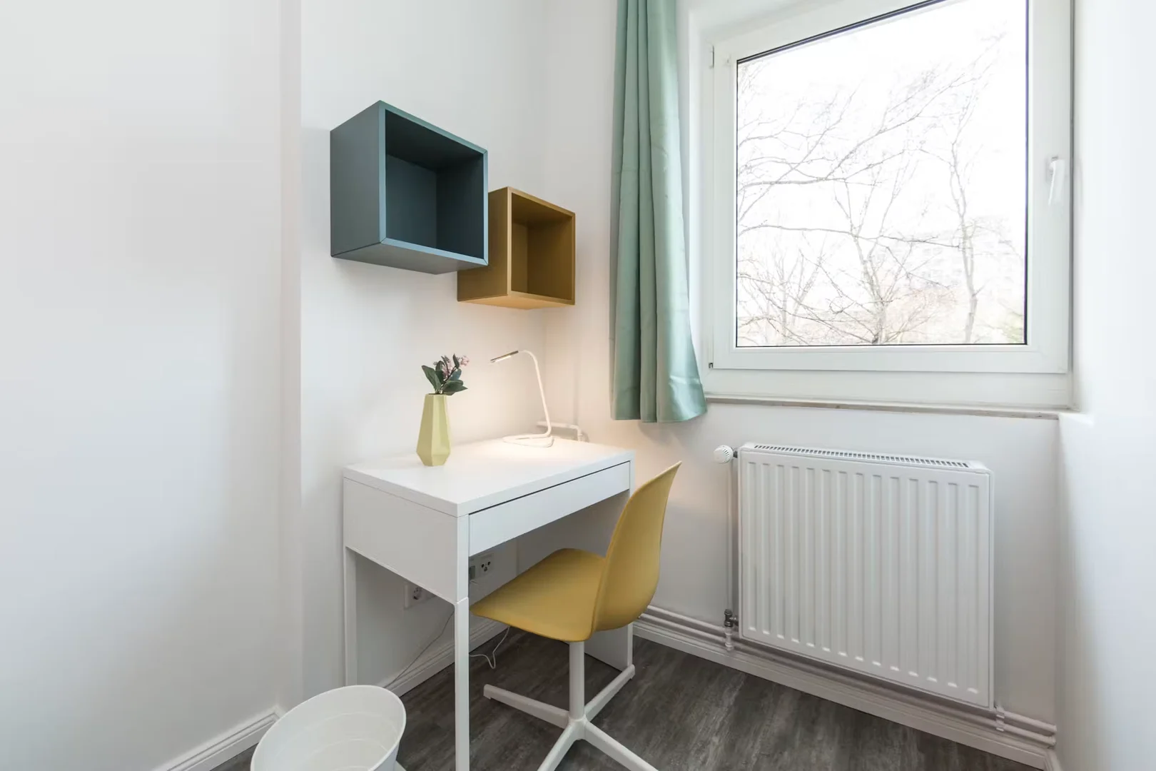 Zimmer in Studentenwohnung in  zu vermieten, voll möbliert