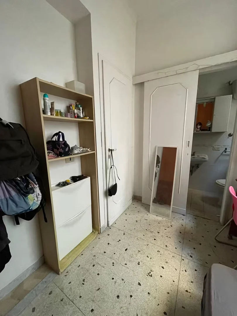 Chambre à louer dans un appartement d'étudiant à , entièrement meublée