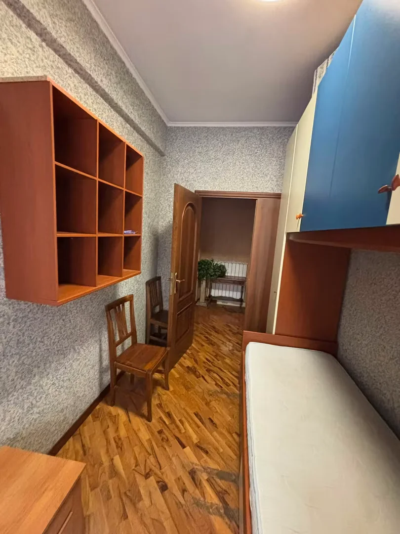 Economical student room with convenient location in 