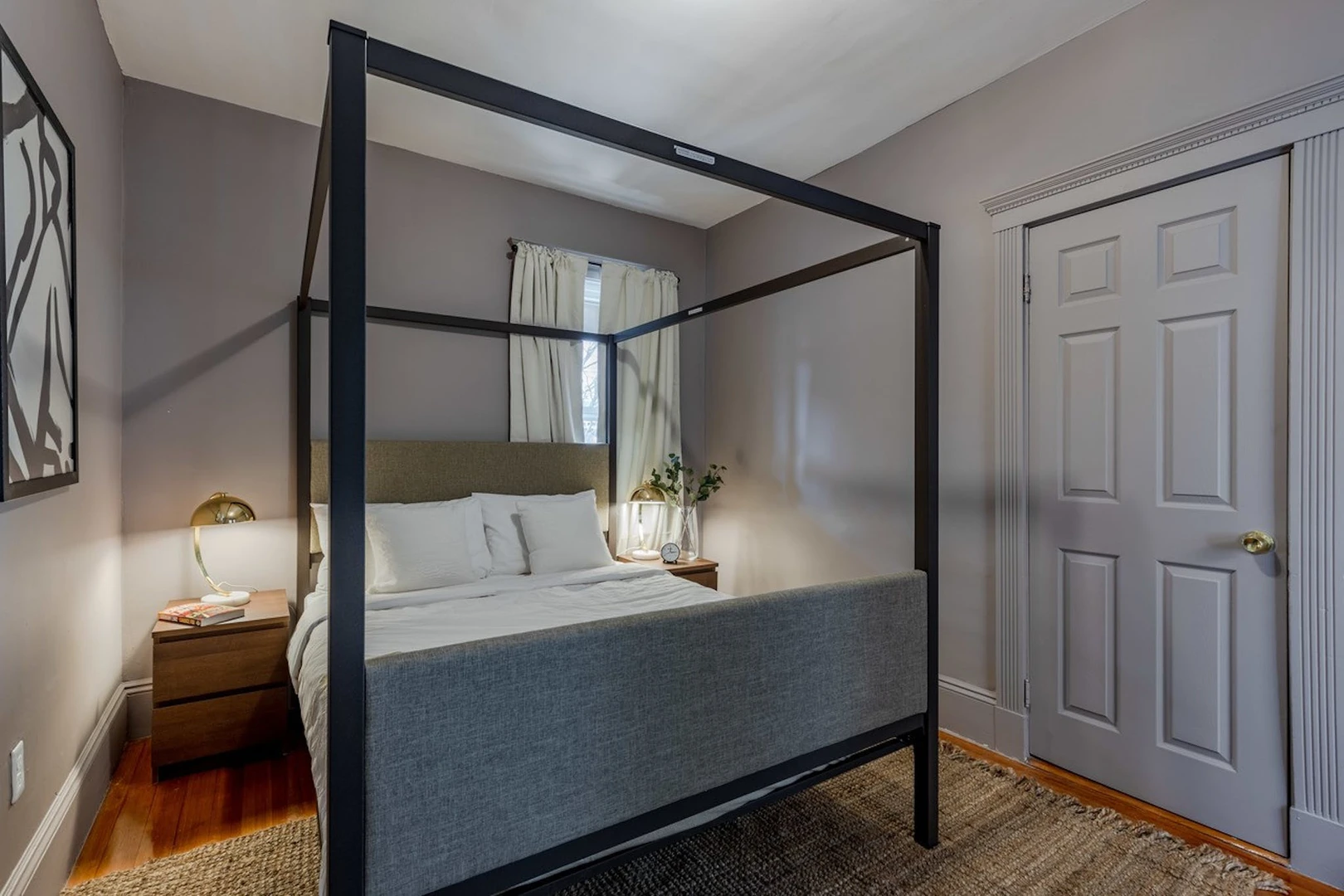 Chambre à louer avec lit double boston
