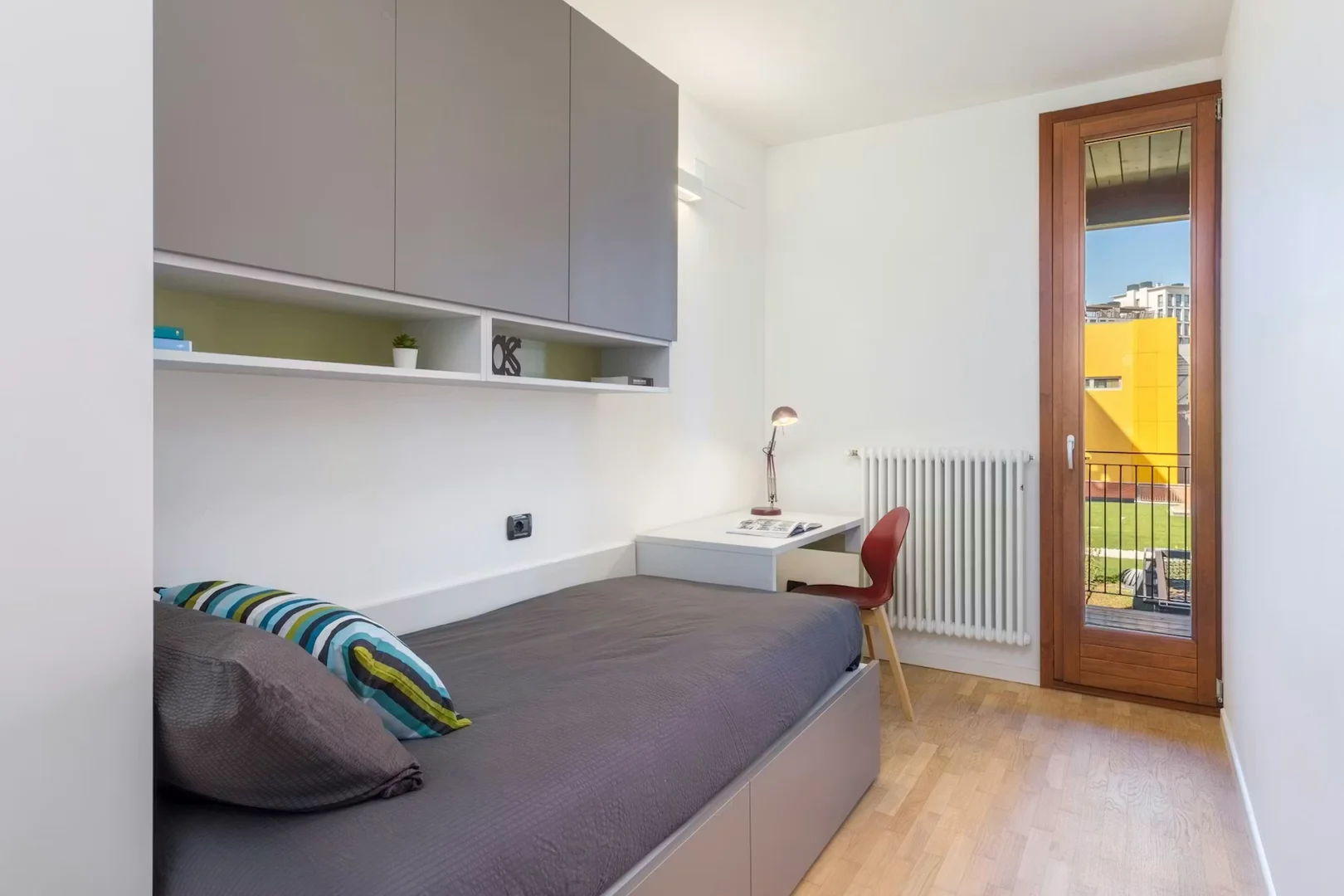 Quarto de estudante económico perto do campus em 