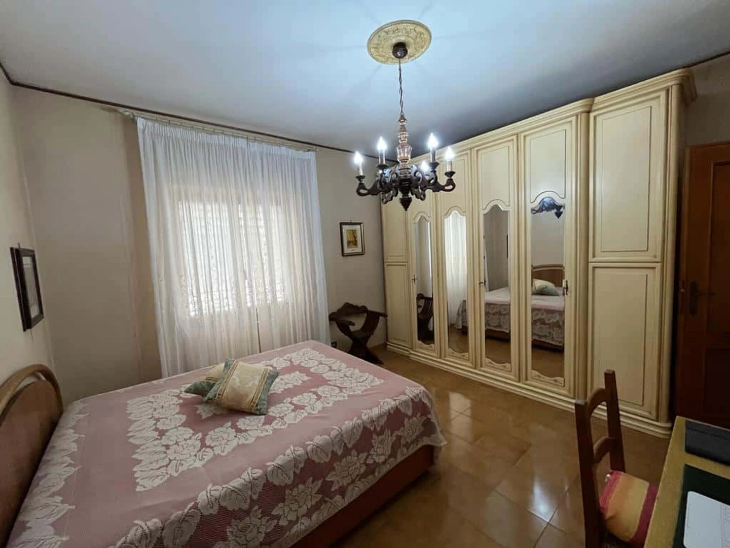 Bright private room in roma