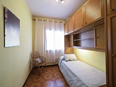 Quarto para alugar com cama de casal em Barcelona