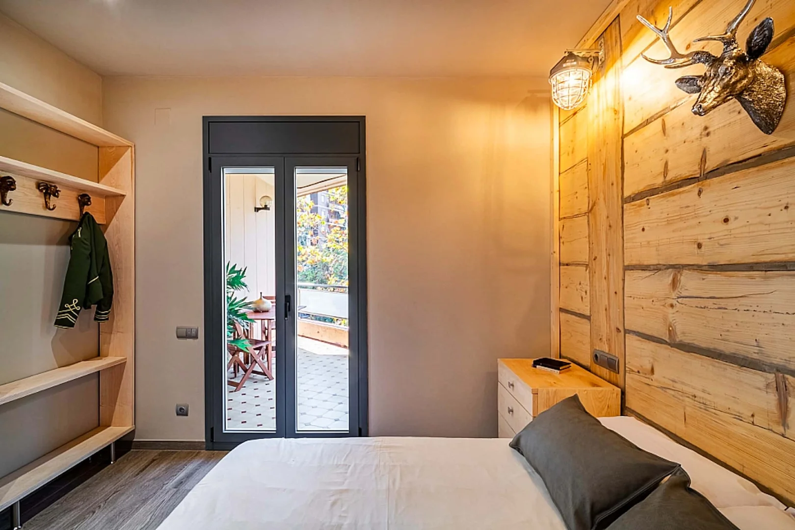 Av. de Mistral, 28, L'Eixample, 08015 Barcelona, España