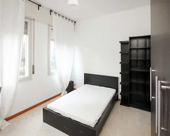 Room for rent in a shared flat in {area}
