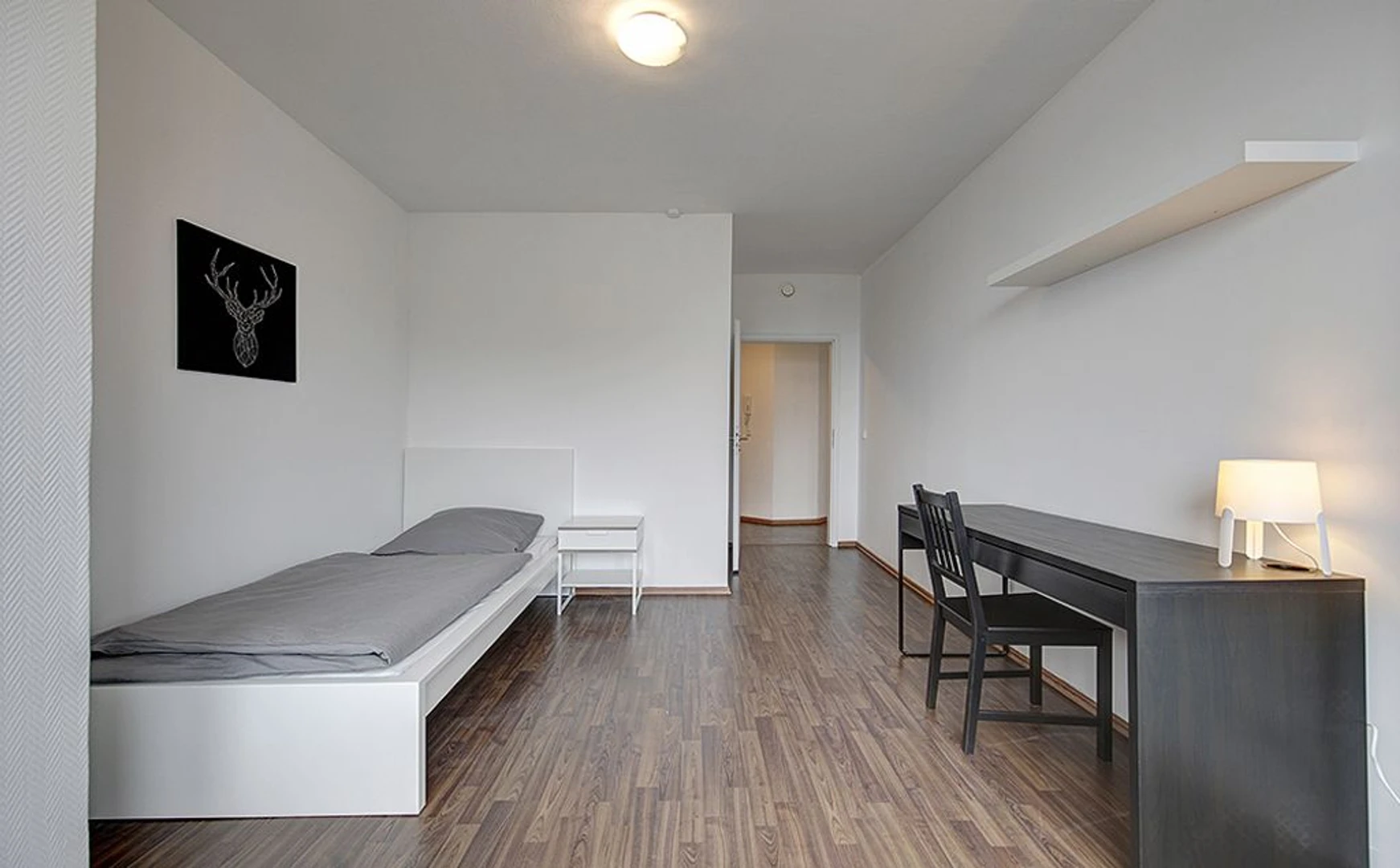 Zimmer mit Doppelbett zu vermieten Stuttgart