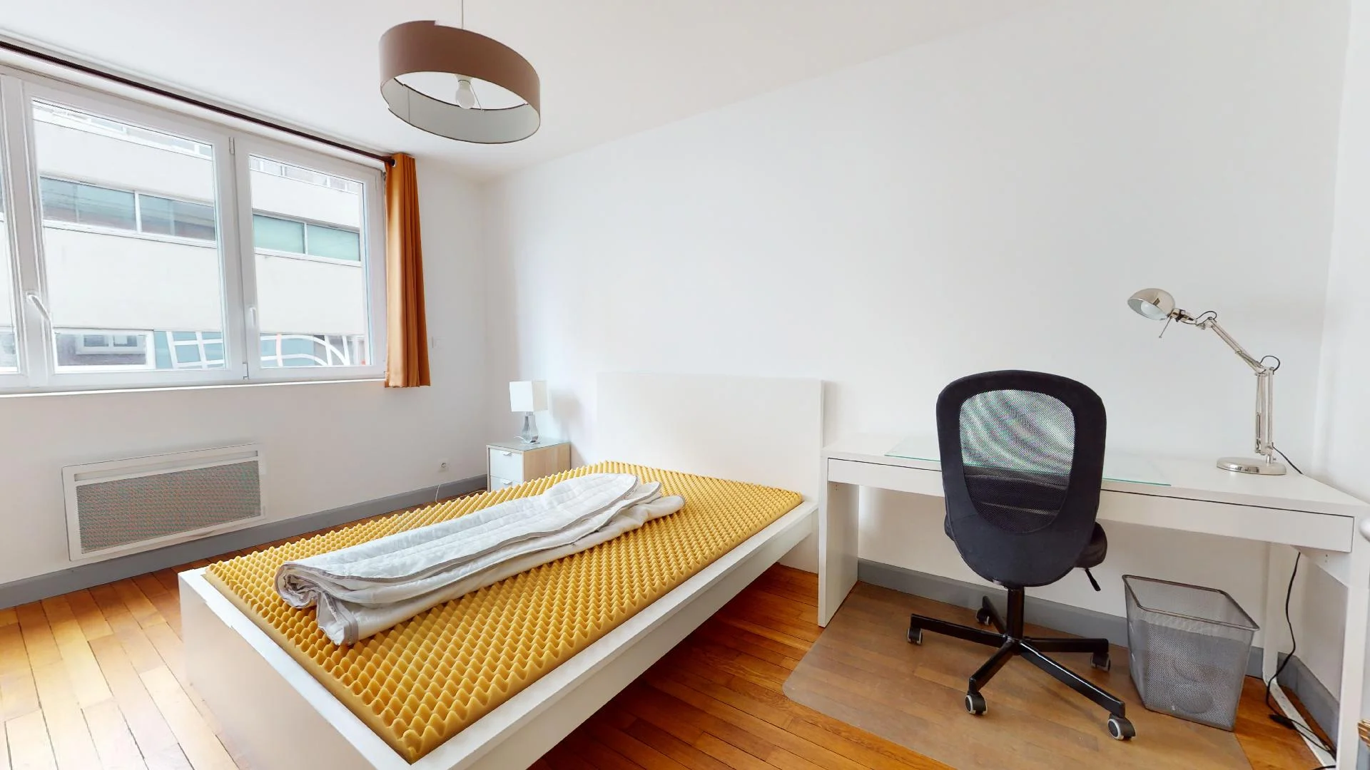 Economical student room with convenient location in 
