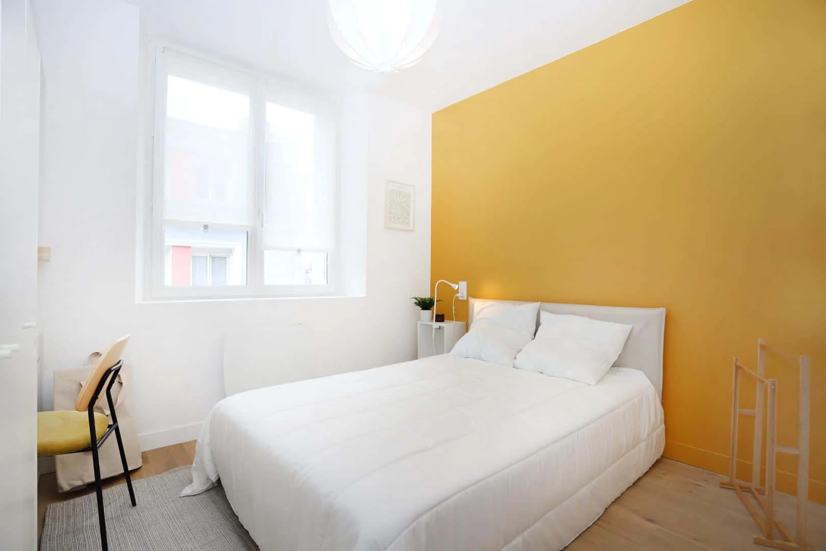 Student-friendly room in with modern amenities