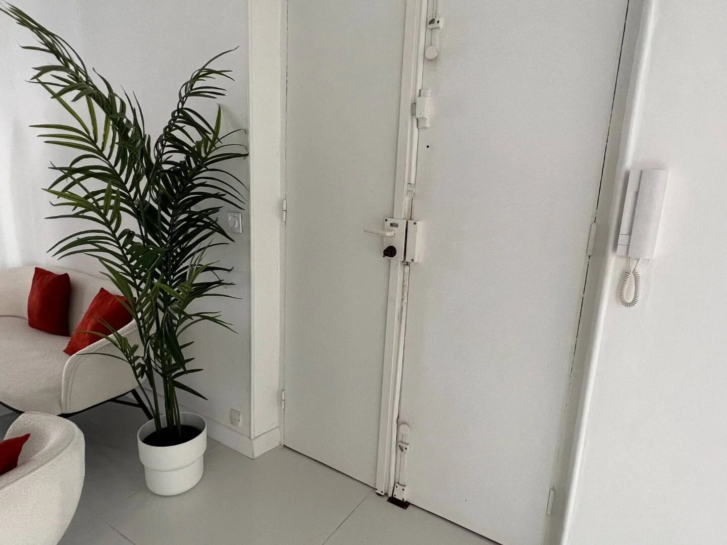 Bright and airy student room with easy university access in 