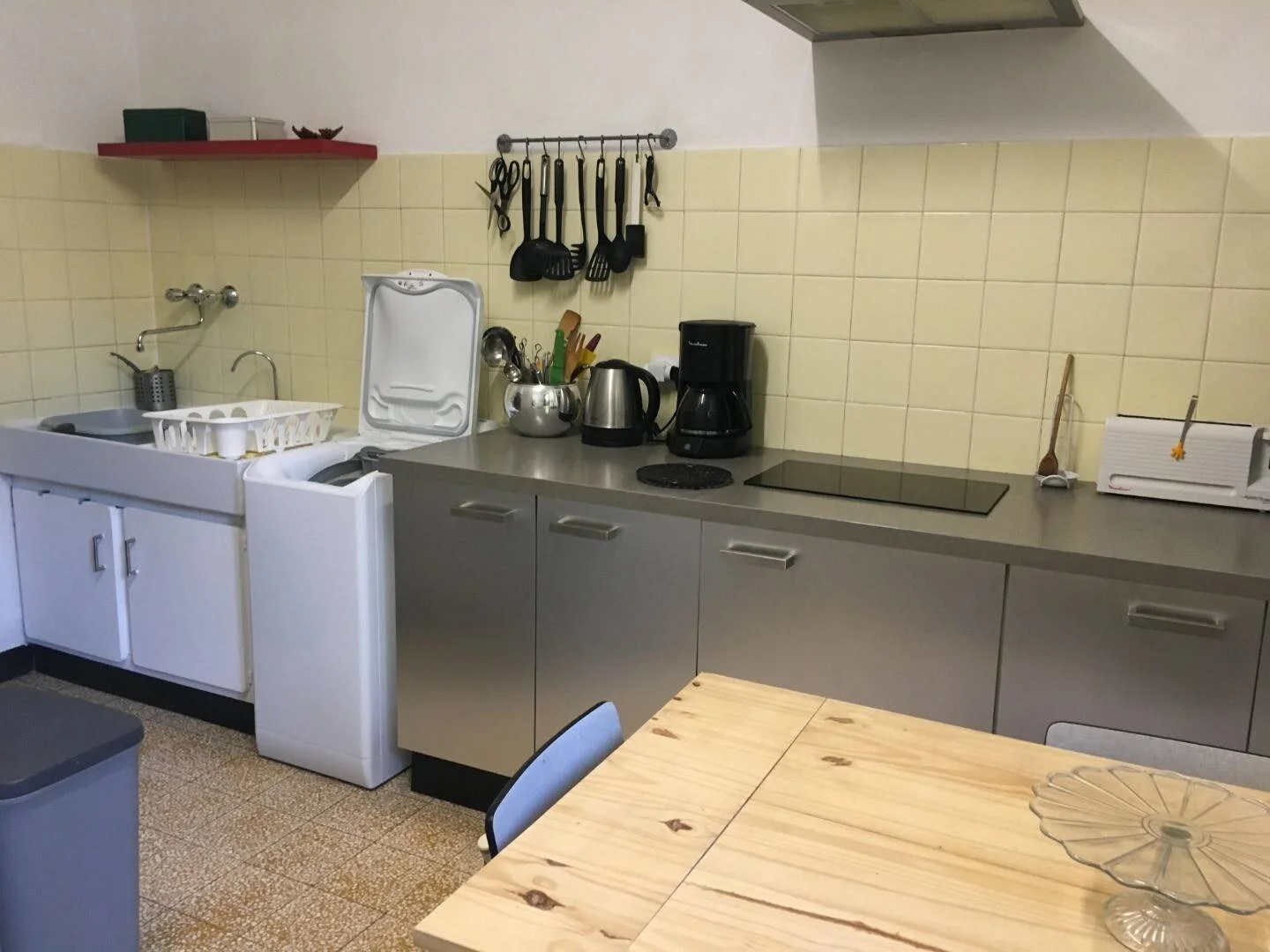 Quarto de estudante económico perto do campus em 