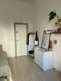 Chambre privée à Piazza Giovanni Winckelmann, Nomentano, image 1 de 10