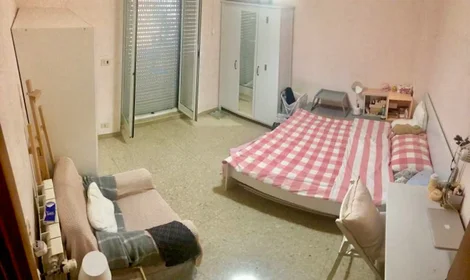 Logement entier à Via Calpurnio Fiamma, Don Bosco, image 5 de 9