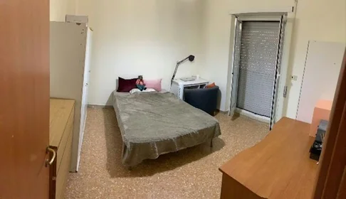 Logement entier à Via Calpurnio Fiamma, Don Bosco, image 8 de 9