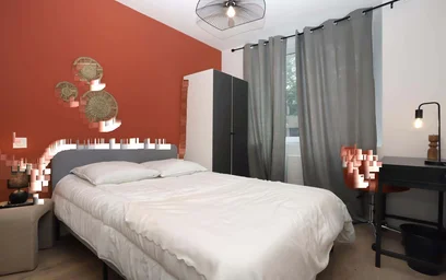 Cheap private room in {area}