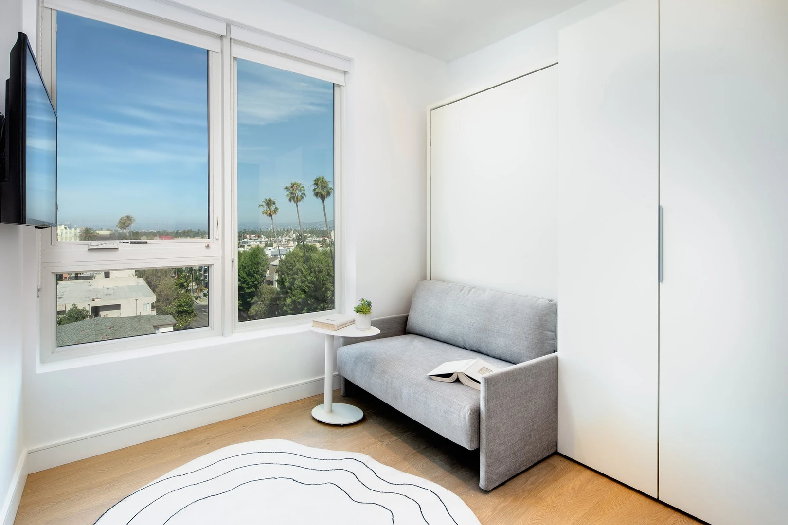 Renting rooms by the month in Los Angeles