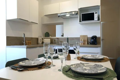 Habitación privada en 21 Bd Victor Hugo, 44200 Nantes, France, imagen 10 de 12