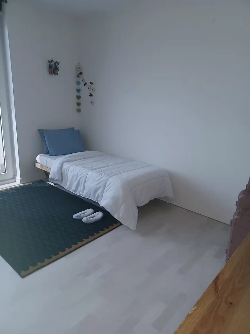 Chambre d'étudiant fonctionnelle parfaite pour étudier dans 