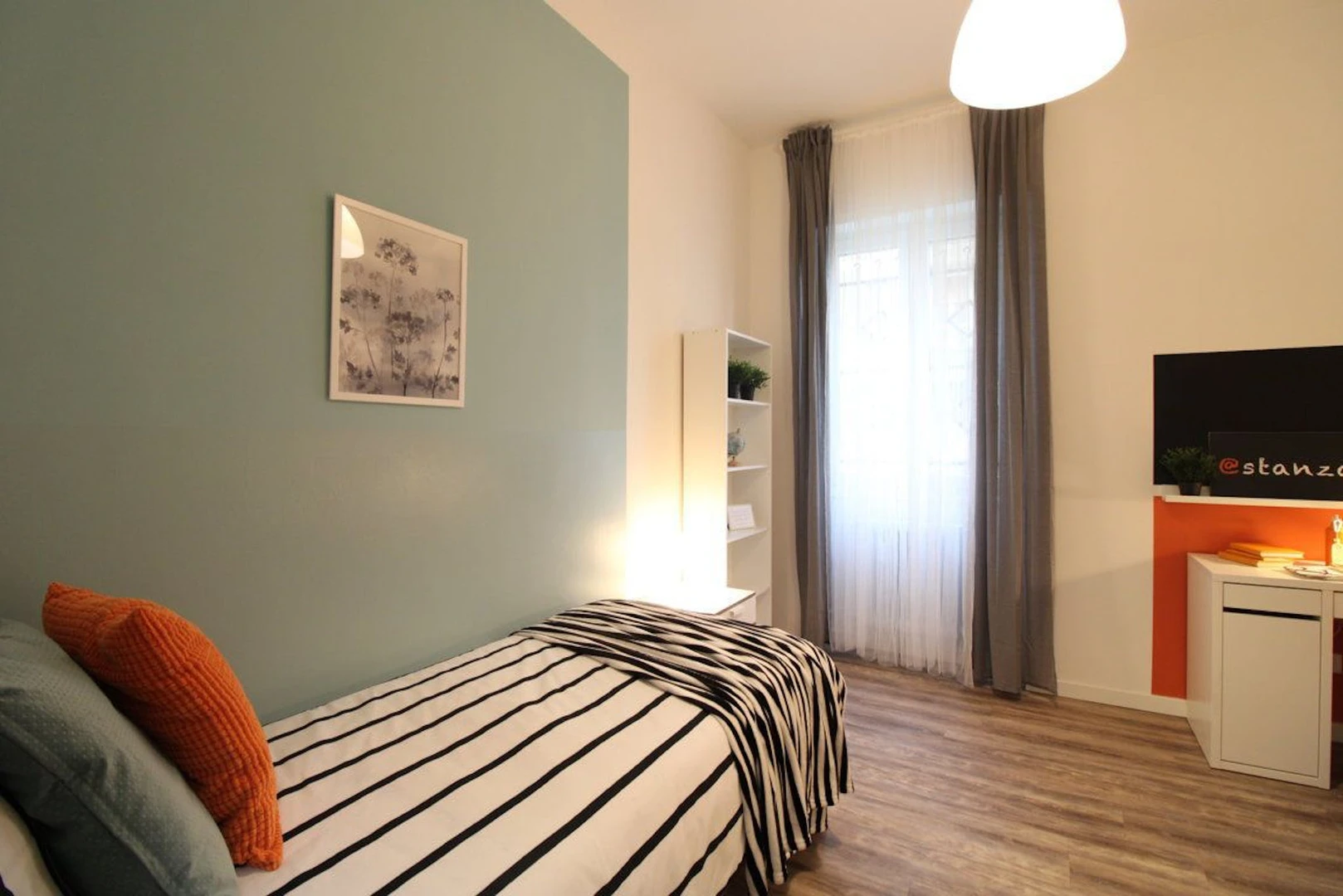 Modena de çift kişilik yataklı kiralık oda