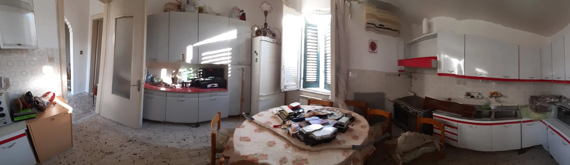 Bright private room in Messina
