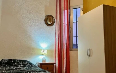 Chambre à louer dans un appartement en colocation à {area}