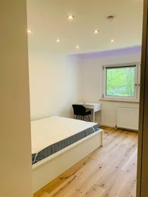 Privatzimmer in der Alfred-Neumann-Anger, Neuperlach, bild 1 von 9