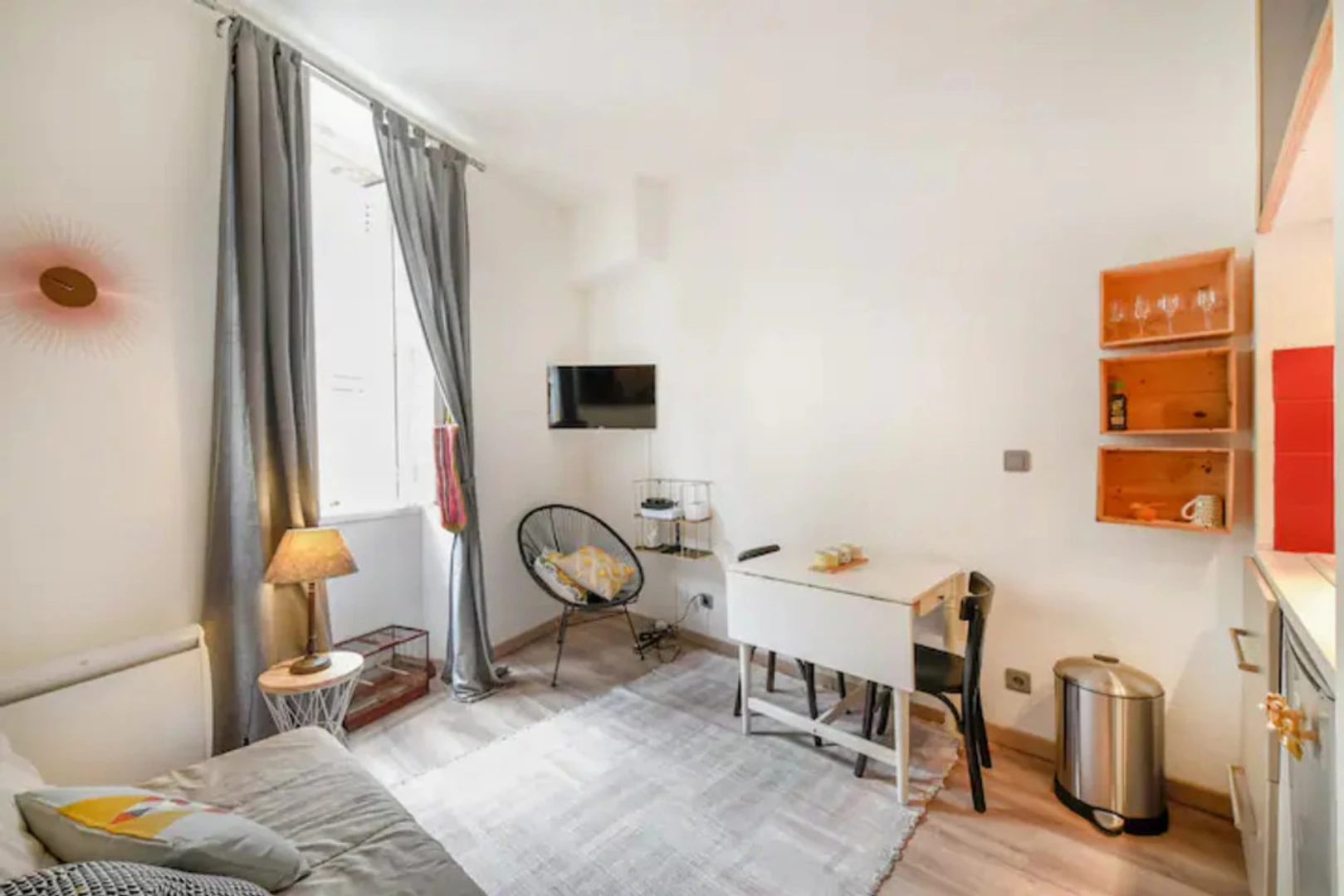 Luminoso e moderno appartamento a Bordeaux